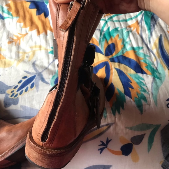 Free people euc leather boots buckle 37.5 heeled 7.5 - Picture 5 of 5